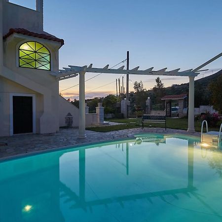 Villa Konstadina With Swimming Pool Καλύβια Θορικού Εξωτερικό φωτογραφία